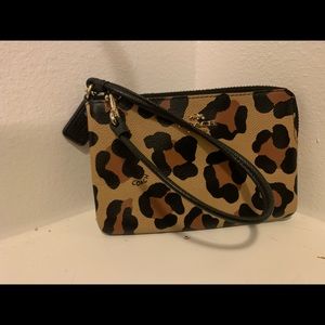 Coach Wristlet Leopard